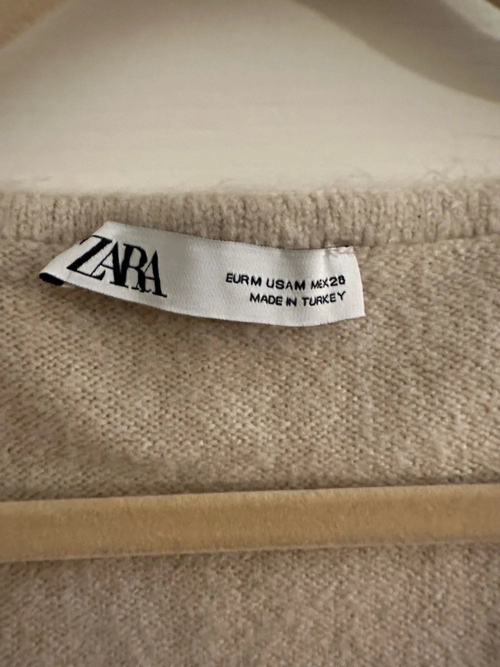 Zara Cream Floral Knit V-Neck Sweater Vest - Picture 3 of 3